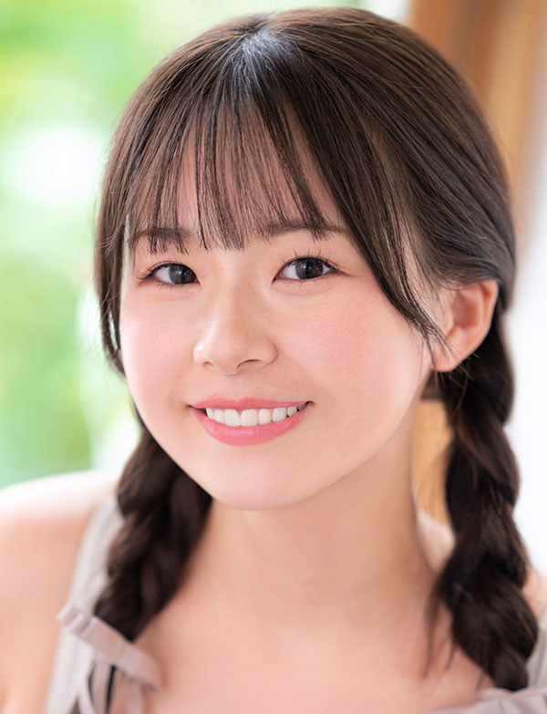 Sakuraba Momona (桜庭ももな) Profile Photo